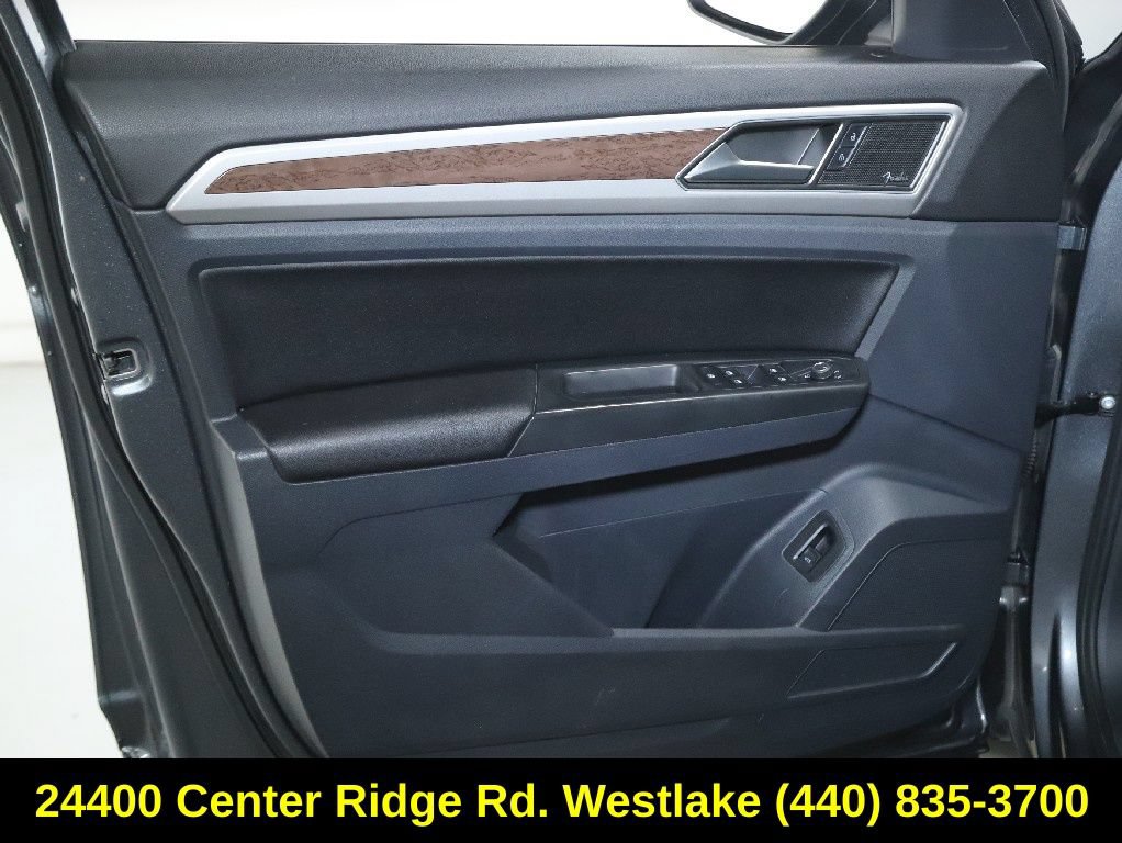 Used 2018 Volkswagen Atlas SEL Premium AWD/4WD image 16