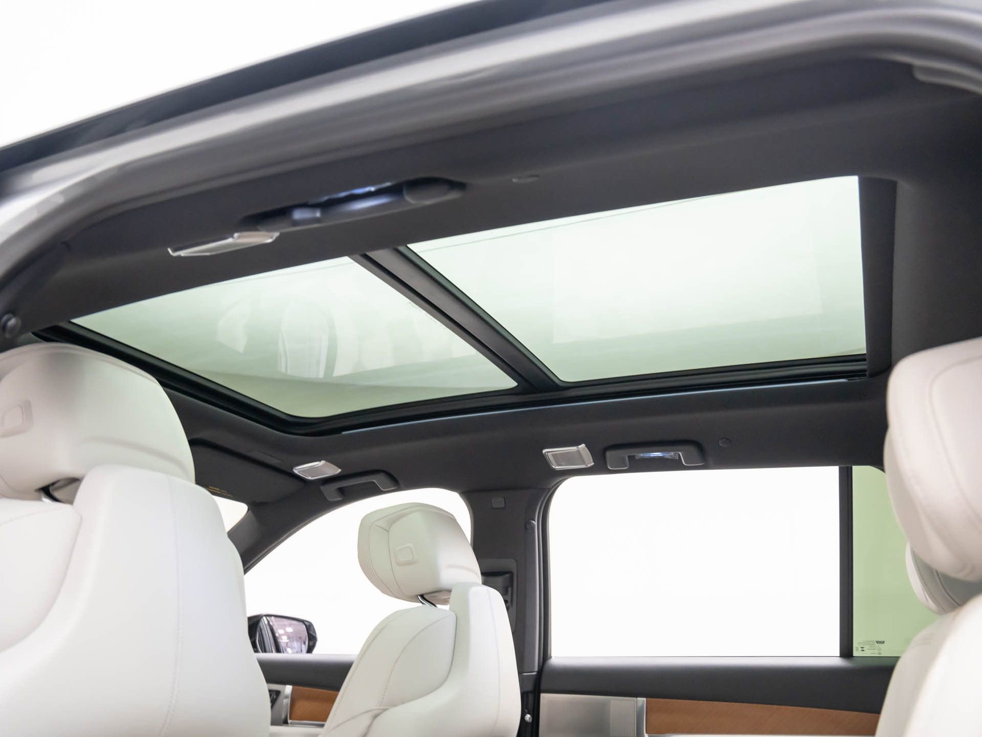 New 2026 Cadillac Vistiq Sport w/ LPO, Floor Liner Package image 17