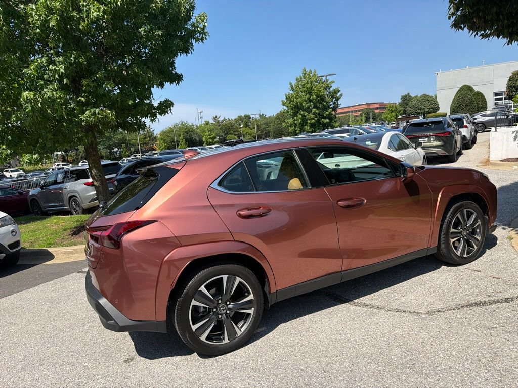 Certified 2025 Lexus UX 300h AWD w/ Accessory Package (Z1) image 15