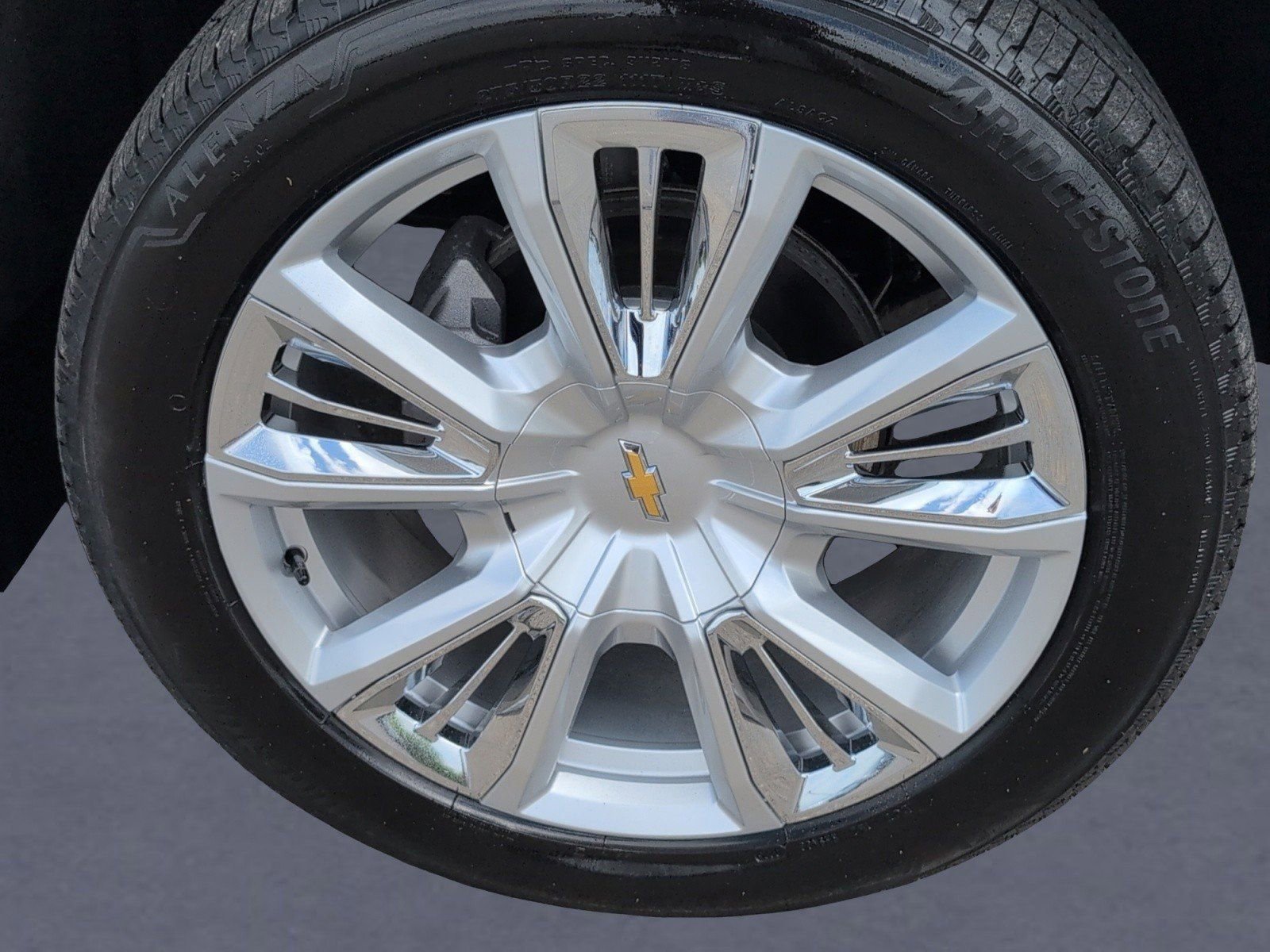 Used 2025 Chevrolet Silverado 1500 High Country w/ High Country Premium Package AWD/4WD image 39
