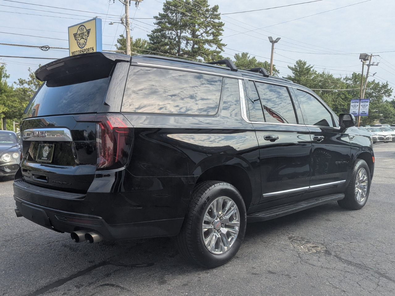 Used 2021 GMC Yukon XL Denali AWD/4WD image 7