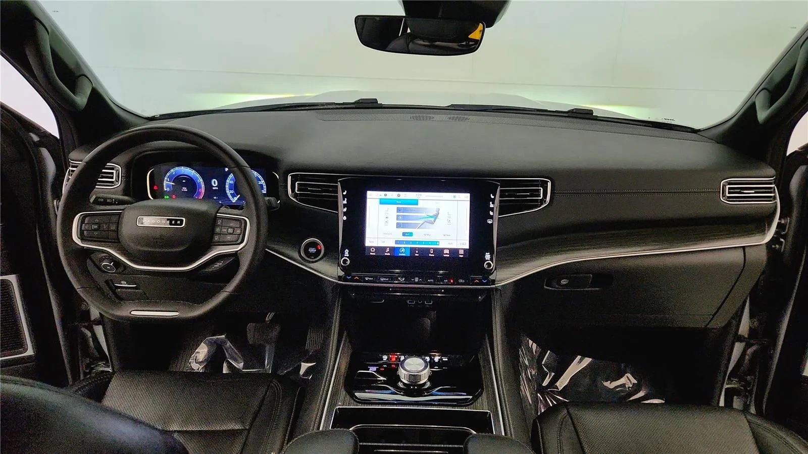 Used 2024 Jeep Wagoneer L Series II w/ Flexible Seating Group image 38