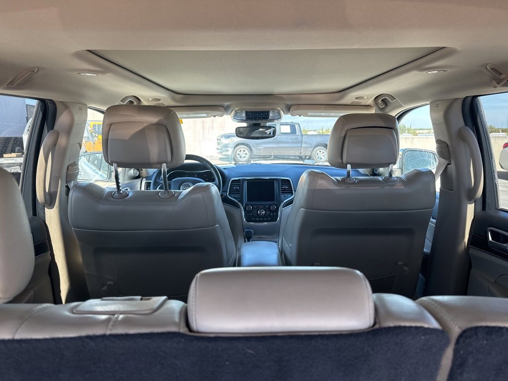 Used 2018 Jeep Grand Cherokee Limited w/ Luxury Group II image 16