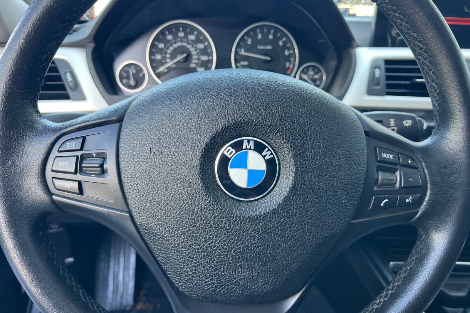 Used 2016 BMW 320i xDrive Sedan image 28