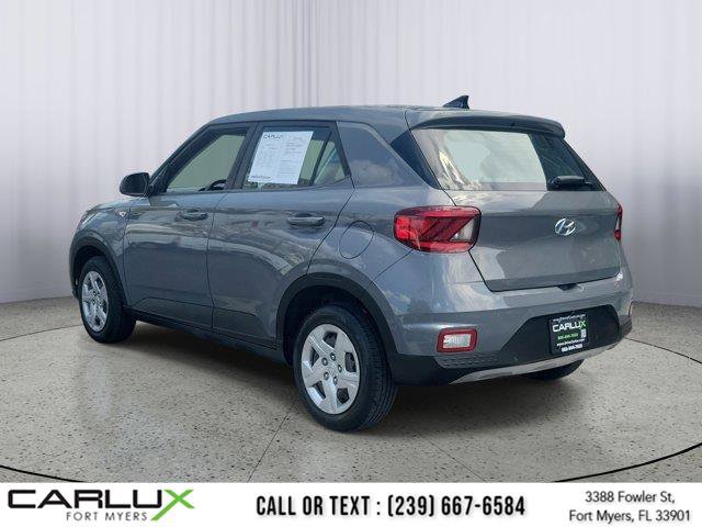 Used 2020 Hyundai Venue SE FWD image 4