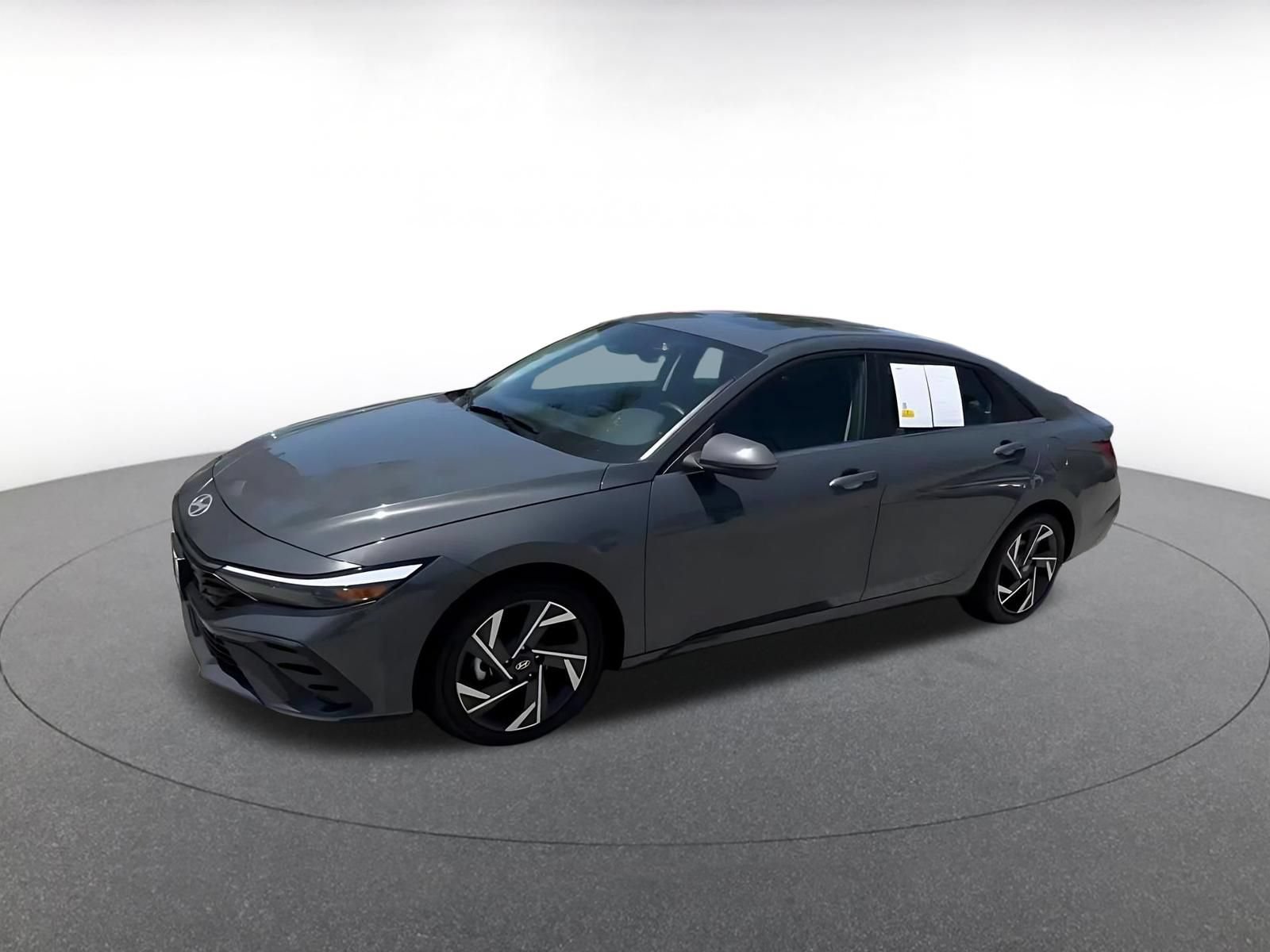 Used 2025 Hyundai Elantra Limited FWD image 8