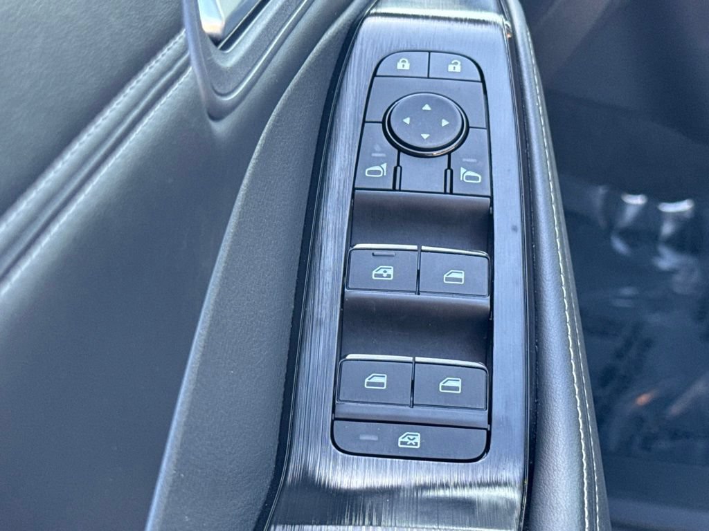 Used 2026 Nissan Rogue SL FWD image 21