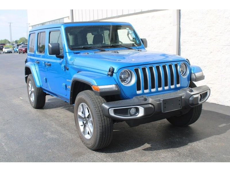 Used 2023 Jeep Wrangler Unlimited Sahara w/ LED Lighting Group AWD/4WD image 2