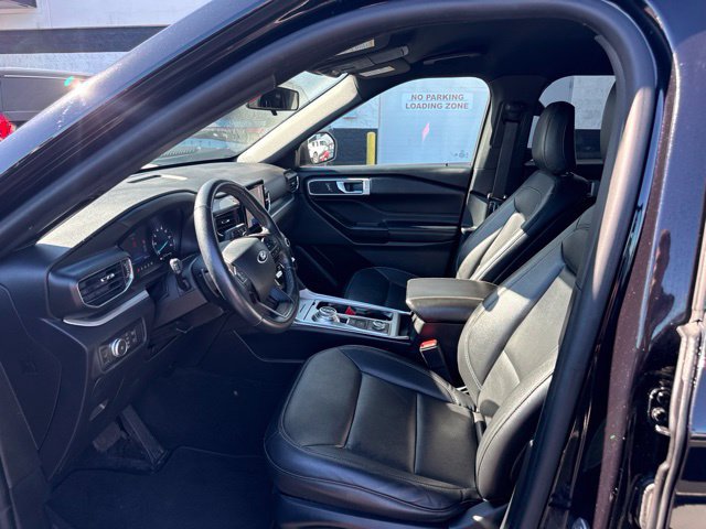 Used 2020 Ford Explorer XLT w/ Equipment Group 202A AWD/4WD image 9