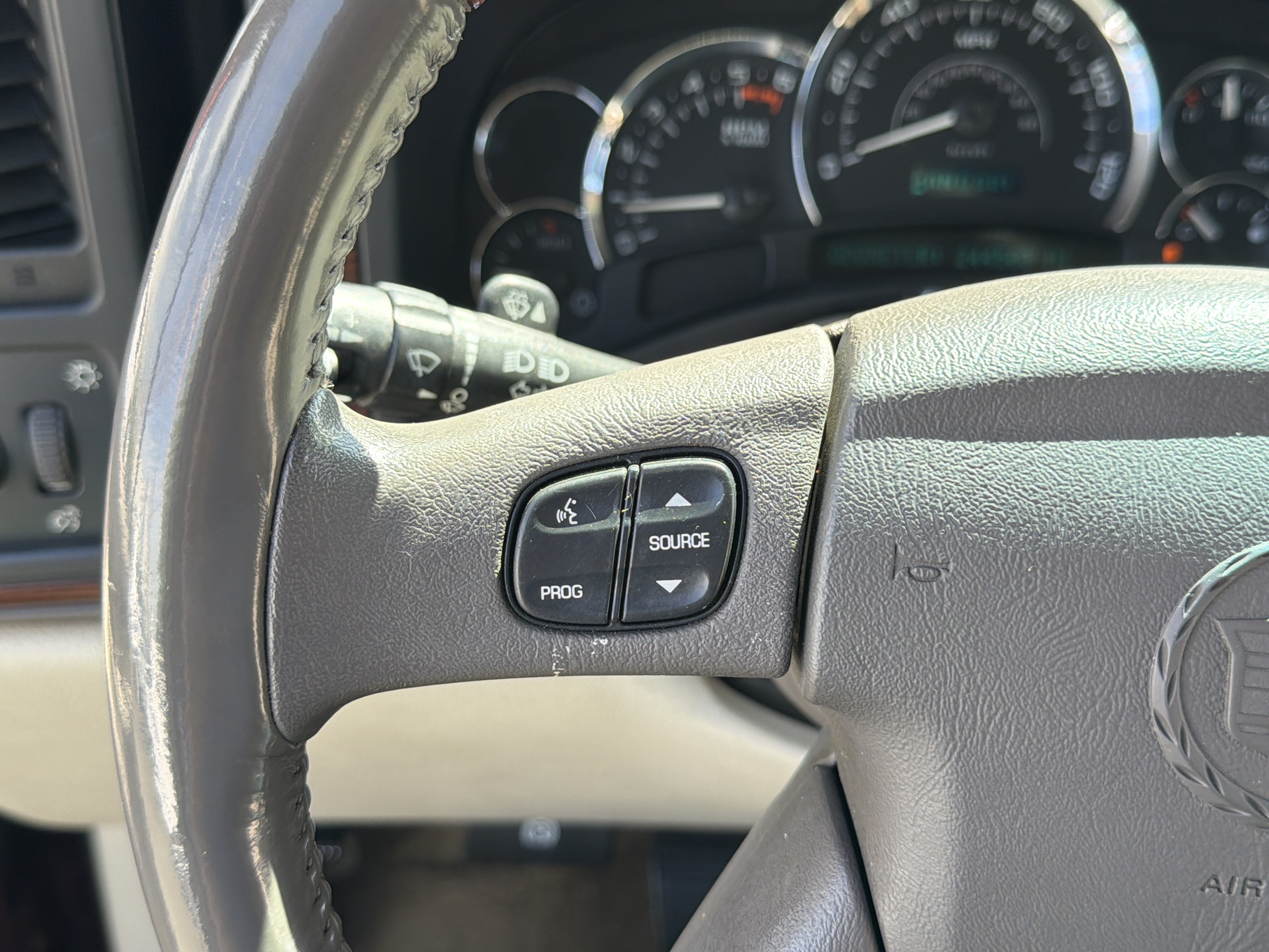 Used 2003 Cadillac Escalade AWD image 17