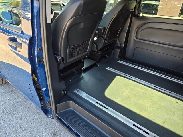 Used 2023 Mercedes-Benz Metris Passenger image 26