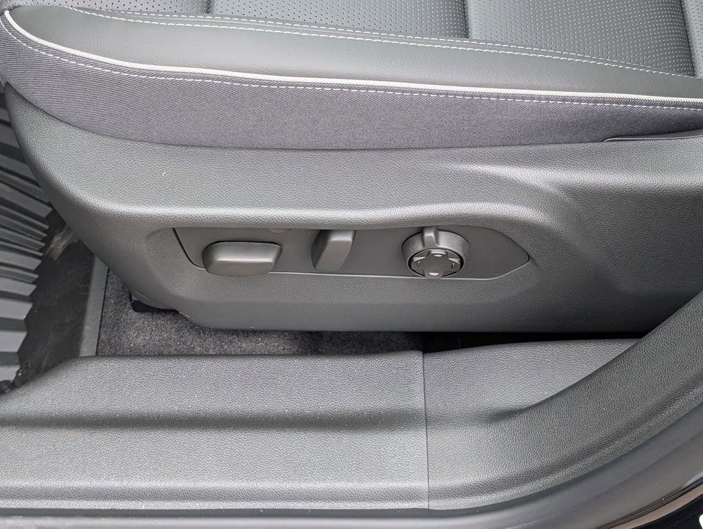 New 2026 Buick Envision Avenir image 9