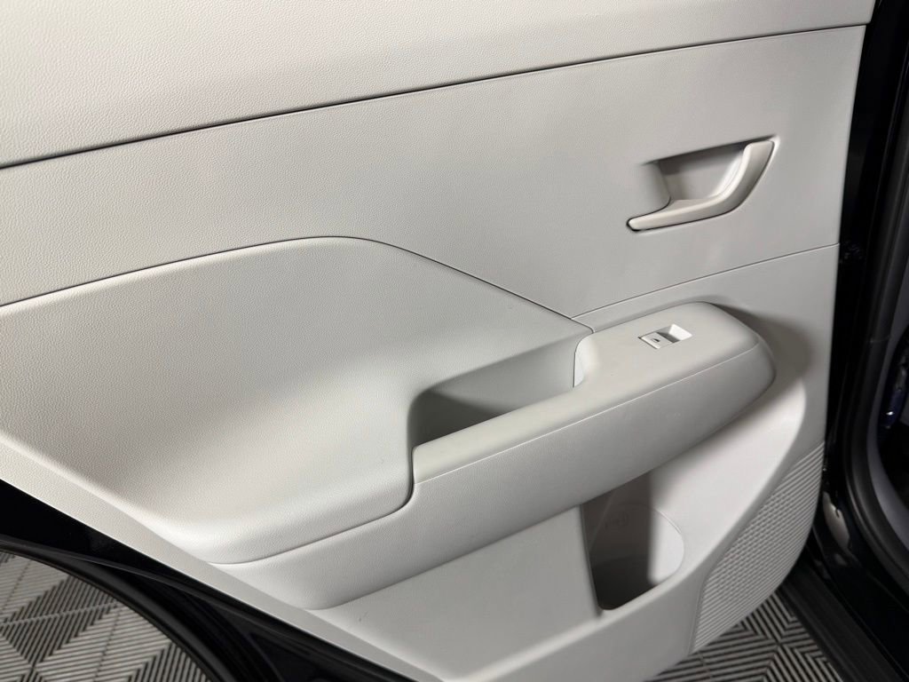 Used 2025 Hyundai Kona SEL image 26