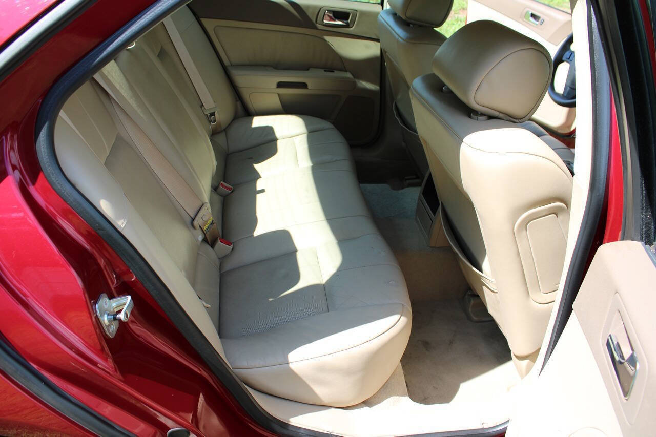 Used 2005 Cadillac STS w/ Preferred Equipment Group RWD image 36