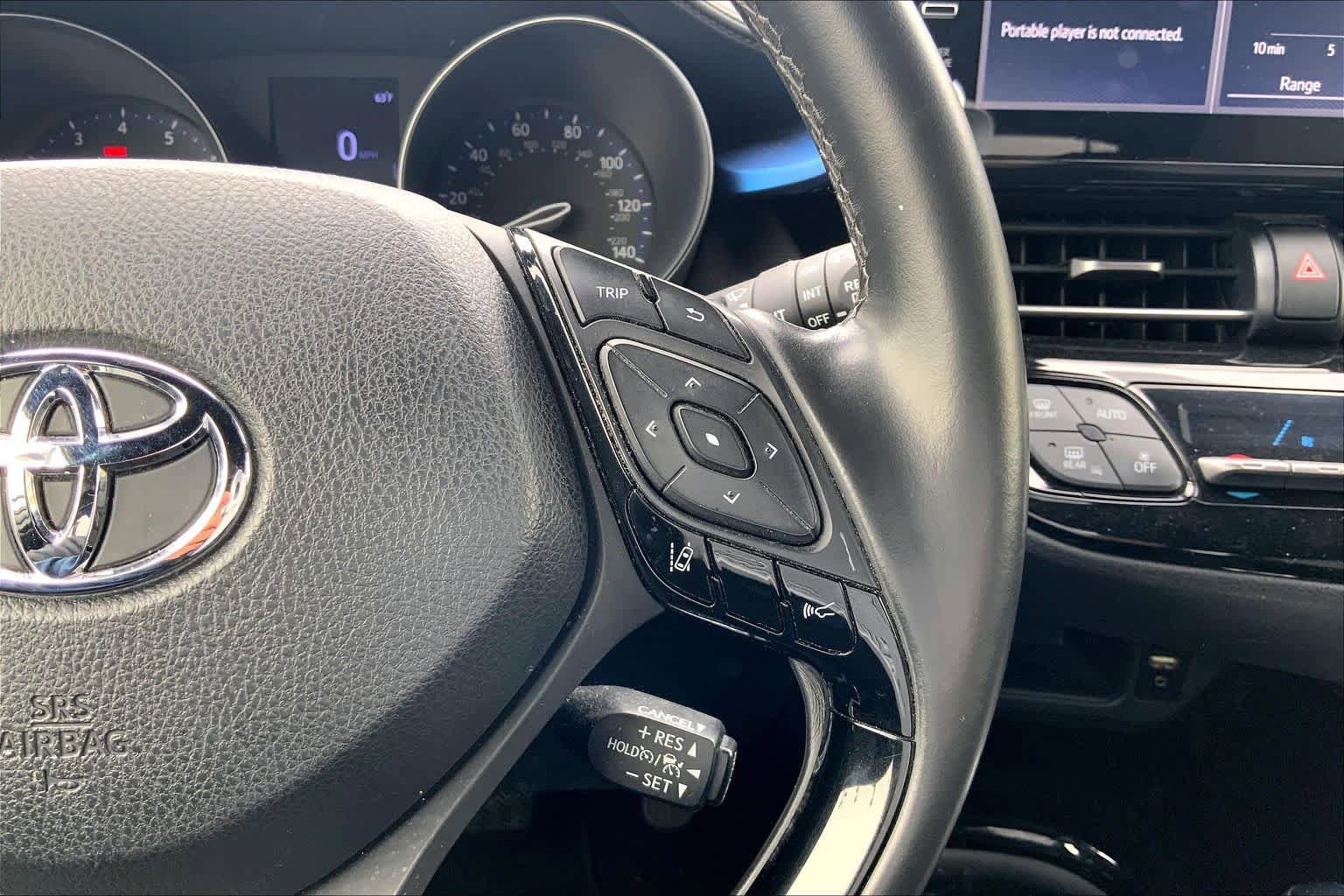 Used 2019 Toyota C-HR XLE FWD image 24