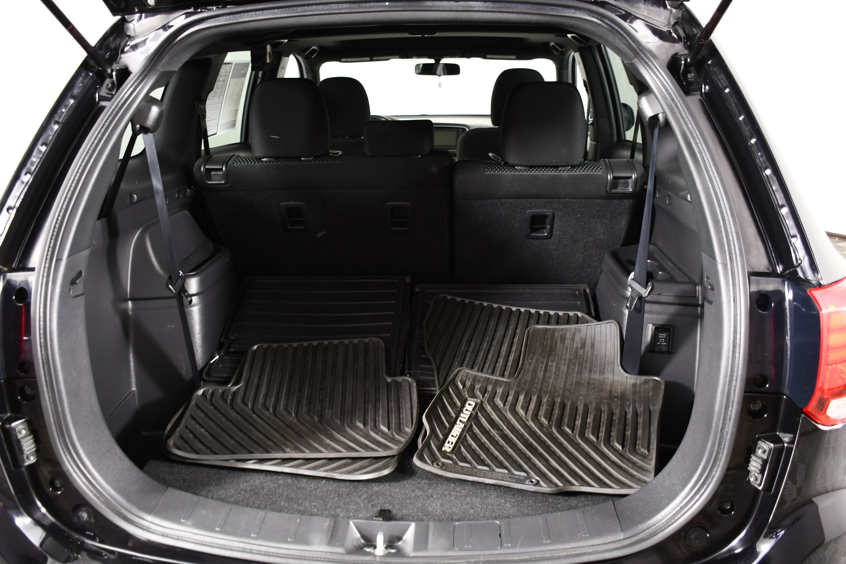 Used 2018 Mitsubishi Outlander LE AWD/4WD image 49