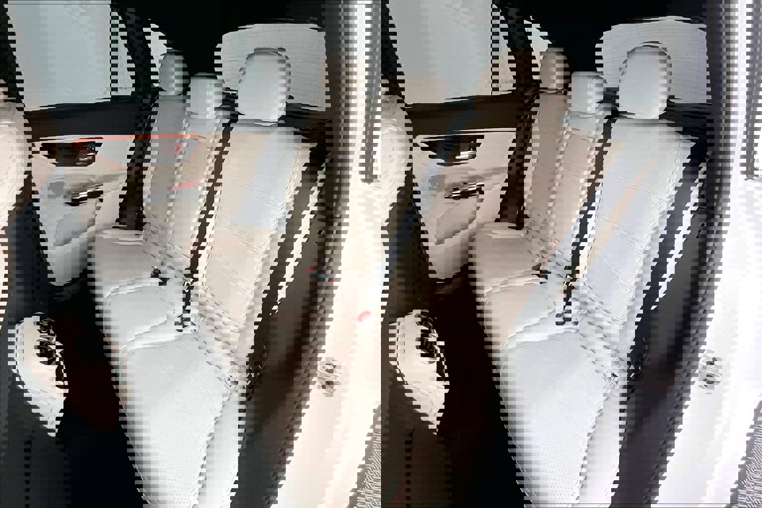 Certified 2025 Mercedes-Benz GLC 300 image 17