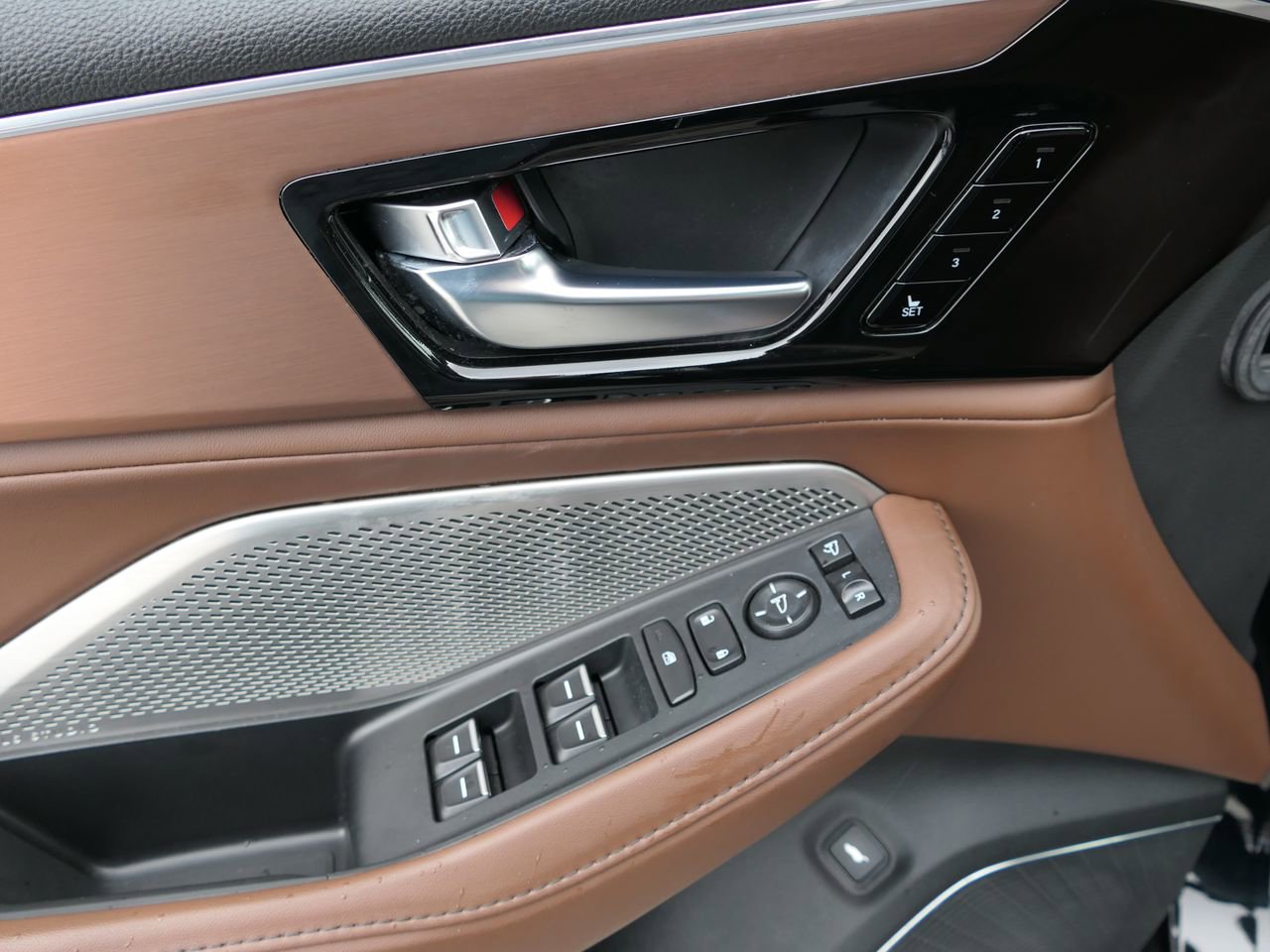 Used 2023 Acura MDX FWD w/ Technology Package image 12