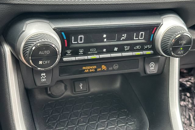 Used 2021 Toyota RAV4 XLE w/ Convenience Package FWD image 23
