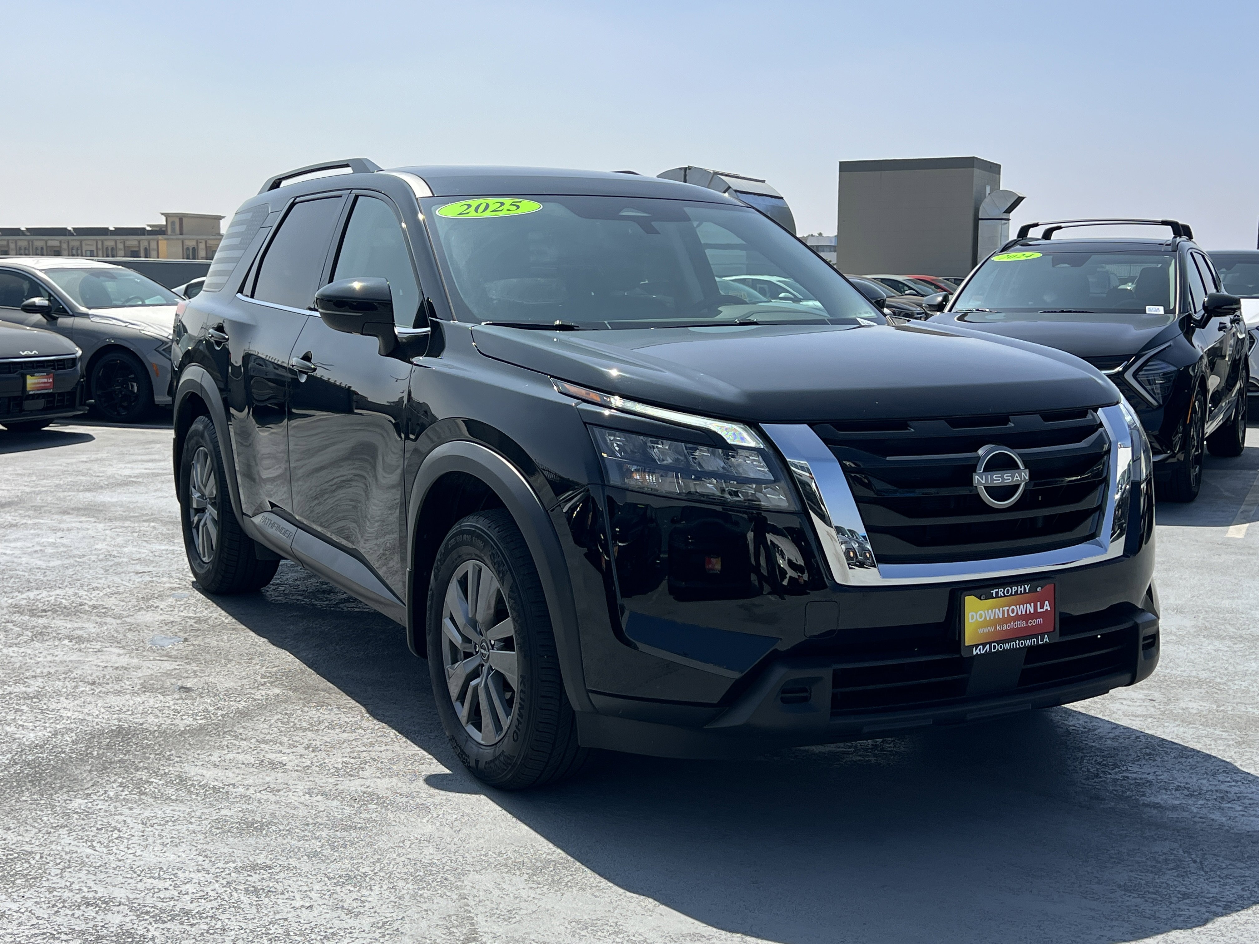 Used 2025 Nissan Pathfinder SV w/ Cargo Package image 10