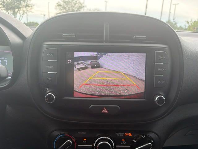 Used 2024 Kia Soul LX w/ Option Group 015 FWD image 29