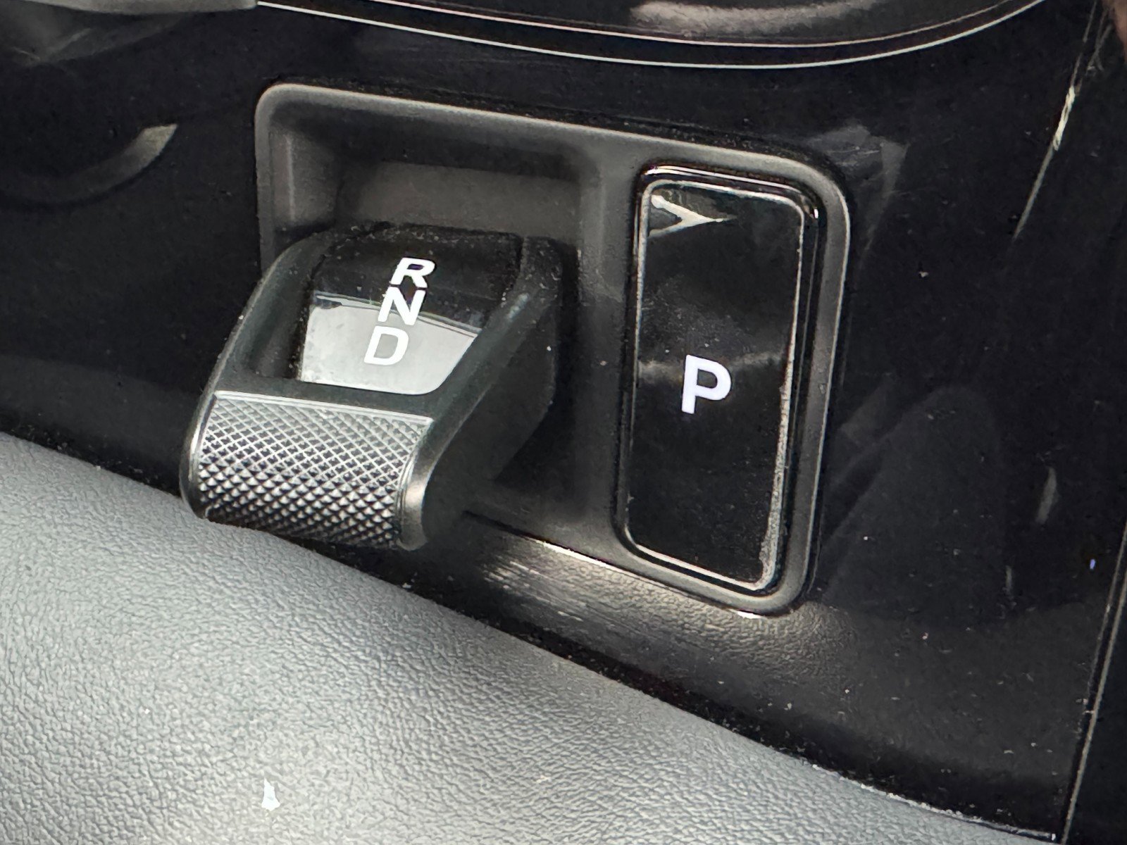 Used 2023 Porsche Taycan 4S w/ Premium Package image 21