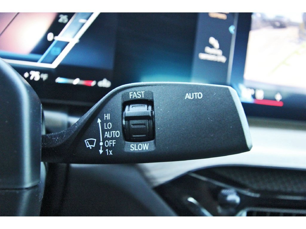Used 2025 BMW 330i Sedan RWD image 18