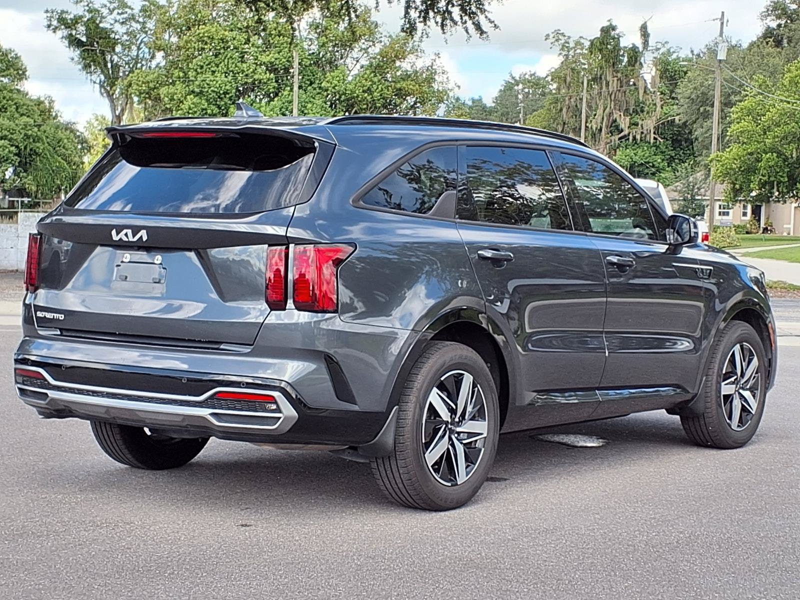 Used 2023 Kia Sorento S FWD image 4