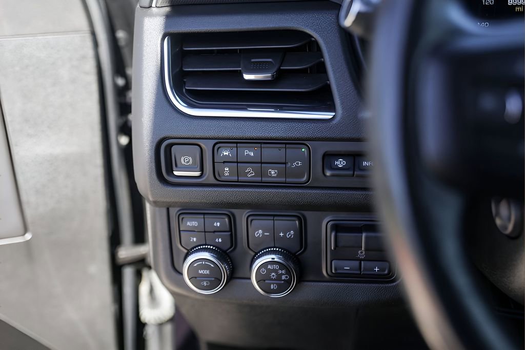 Used 2022 GMC Yukon AT4 image 15