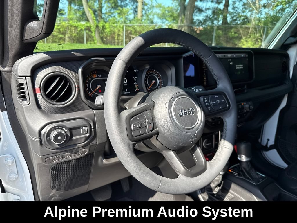 Used 2025 Jeep Wrangler Unlimited Rubicon AWD/4WD image 15