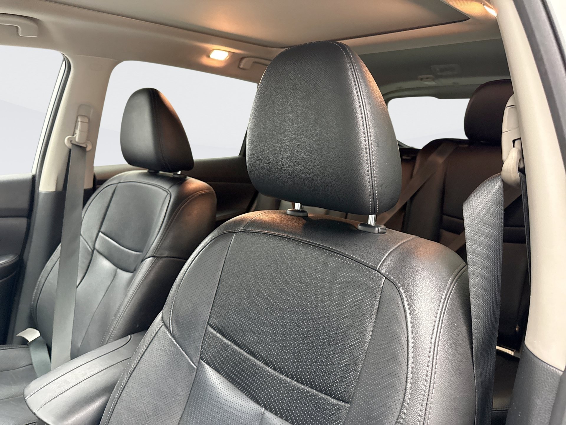 Used 2019 Nissan Rogue SL w/ Premium Package AWD/4WD image 10