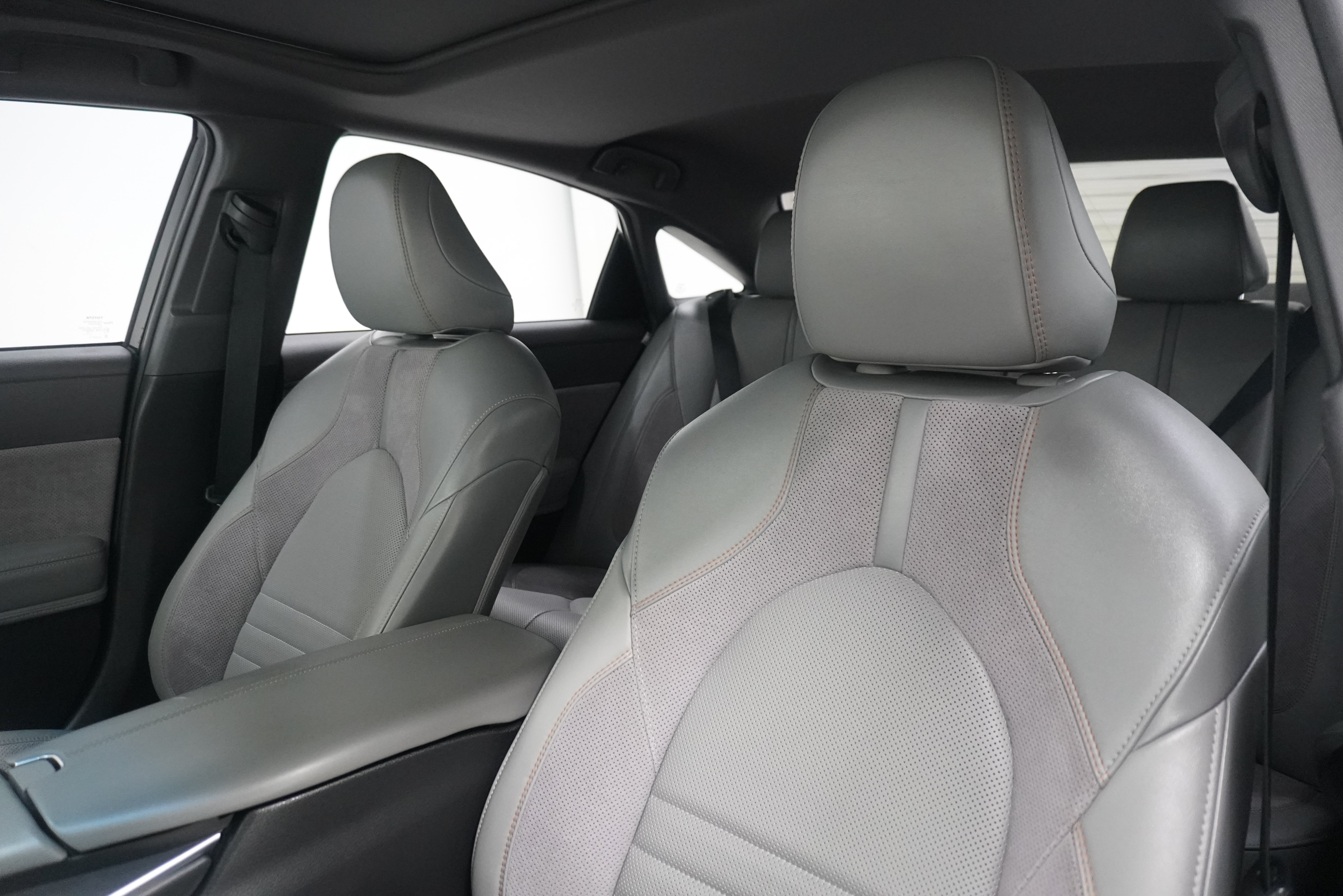 Used 2019 Toyota Avalon XSE w/ All Weather Liner Package FWD image 10
