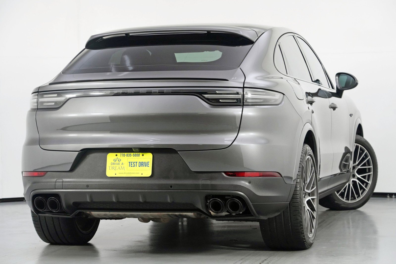 Used 2023 Porsche Cayenne Coupe AWD/4WD image 5