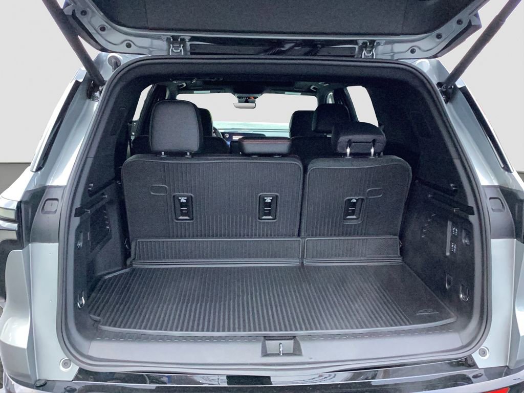 New 2026 Chevrolet Traverse RS w/ LPO, Floor Liner Package image 22
