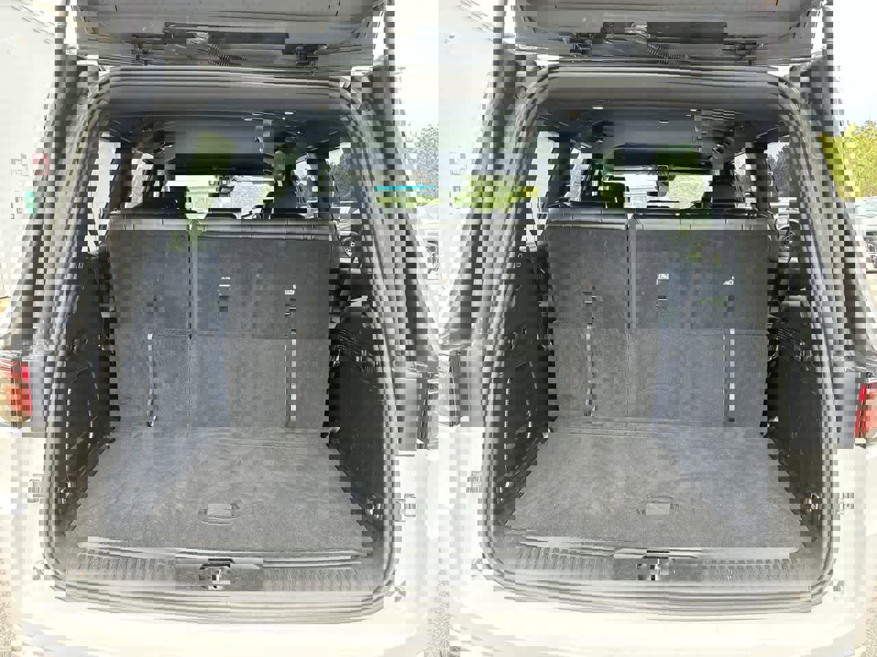 Used 2024 Jeep Wagoneer Series II w/ Flexible Seating Group image 26