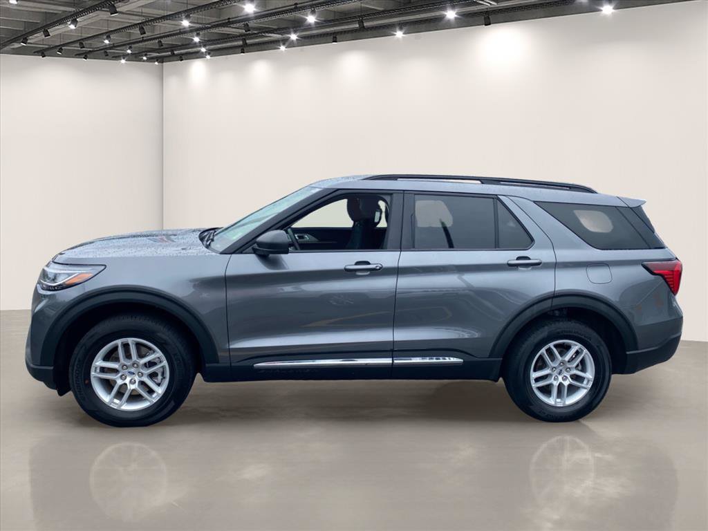 Used 2025 Ford Explorer Active AWD/4WD image 4