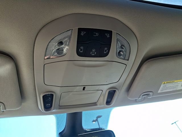 Used 2024 Chrysler Pacifica Limited FWD image 24