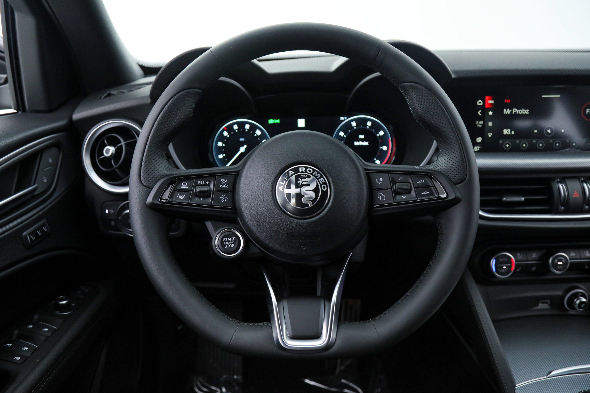 New 2026 Alfa Romeo Stelvio Sprint w/ Convenience Package AWD/4WD image 18