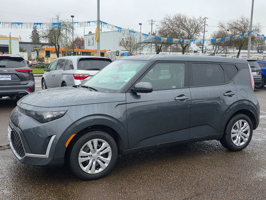 Used 2025 Kia Soul LX image 30