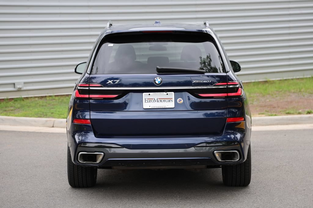 Used 2023 BMW X7 xDrive40i w/ M Sport Package AWD/4WD image 3