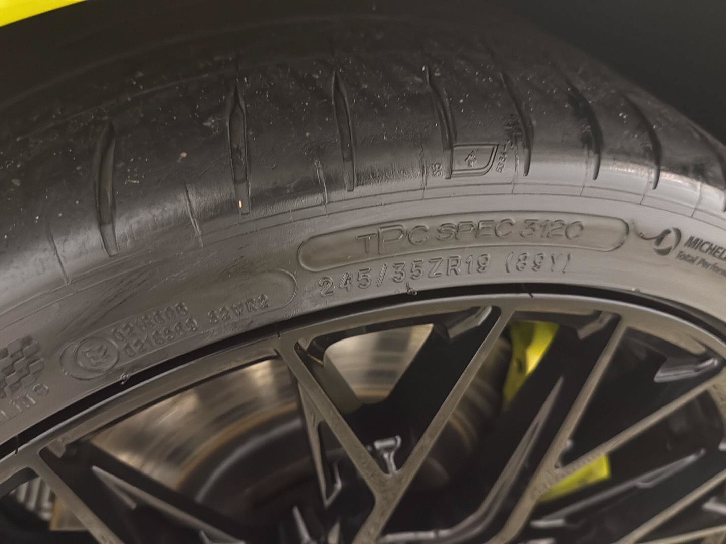 Certified 2020 Chevrolet Corvette Stingray Premium Conv w/ 3LT Preferred Equipment Group RWD image 12