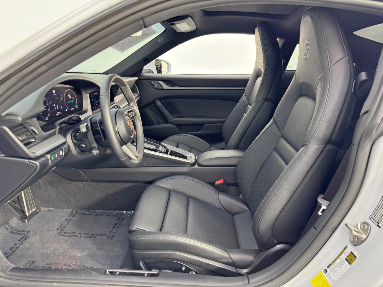 Used 2025 Porsche 911 Carrera RWD image 16