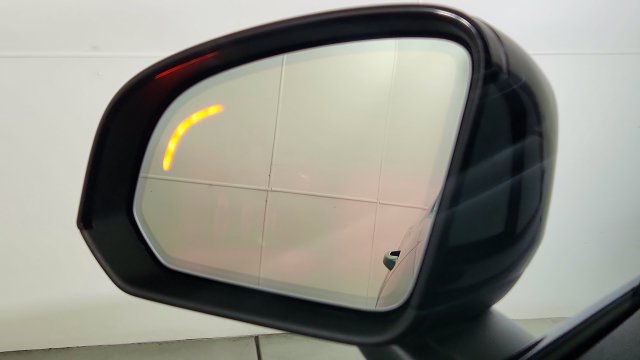 New 2026 Volvo XC40 B5 Plus w/ Climate Package AWD/4WD image 15