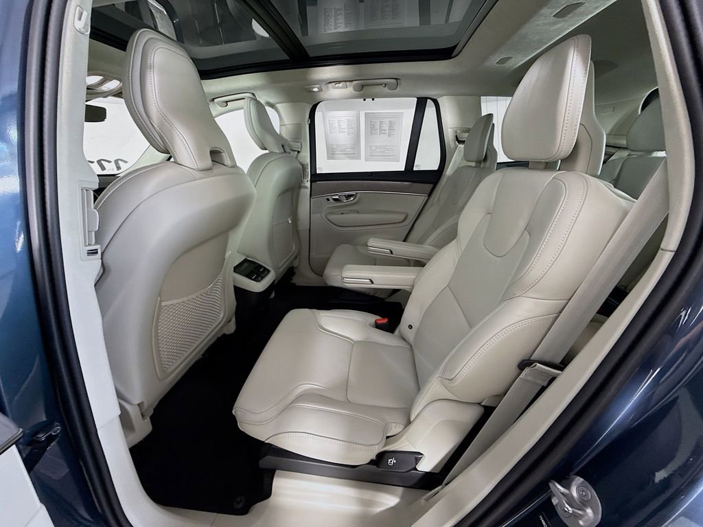 Used 2026 Volvo XC90 B6 Ultra w/ Lounge Package image 26