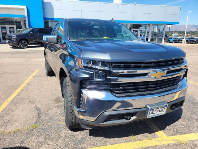 Used 2022 Chevrolet Silverado 1500 LT AWD/4WD image 3