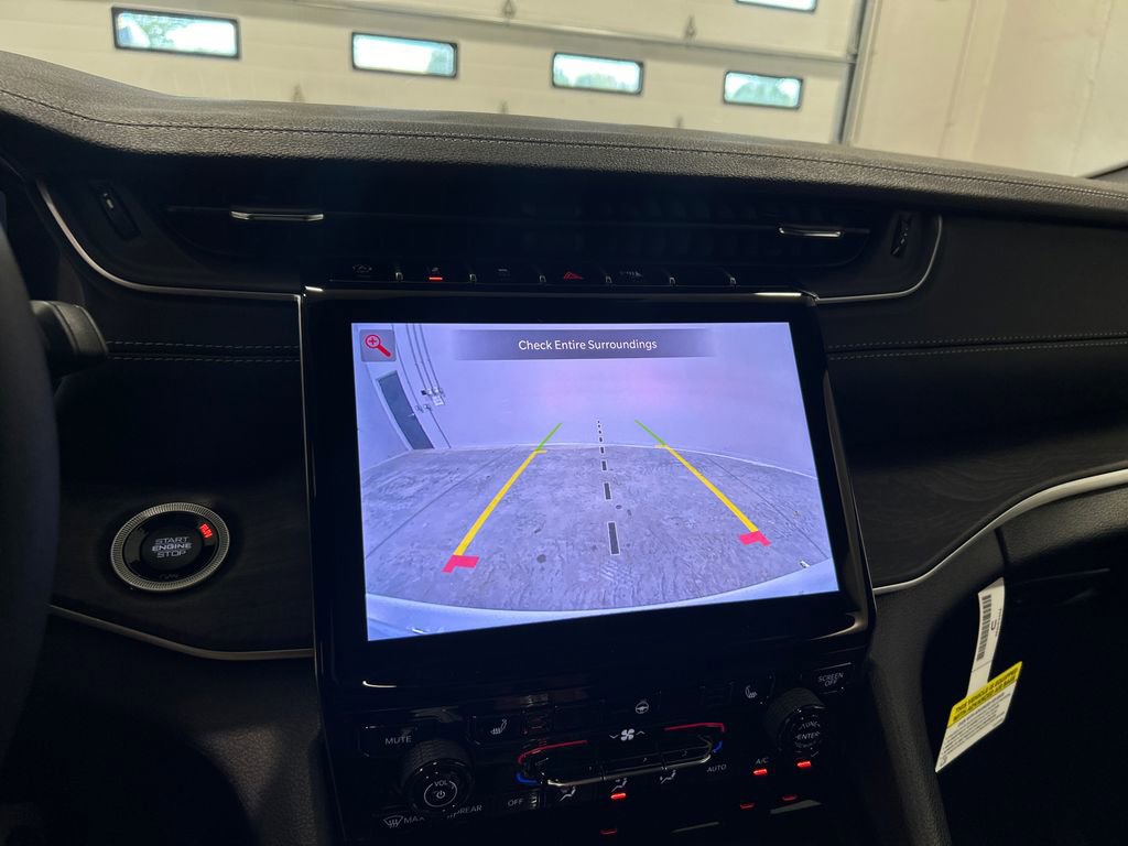 New 2025 Jeep Grand Cherokee Limited image 23