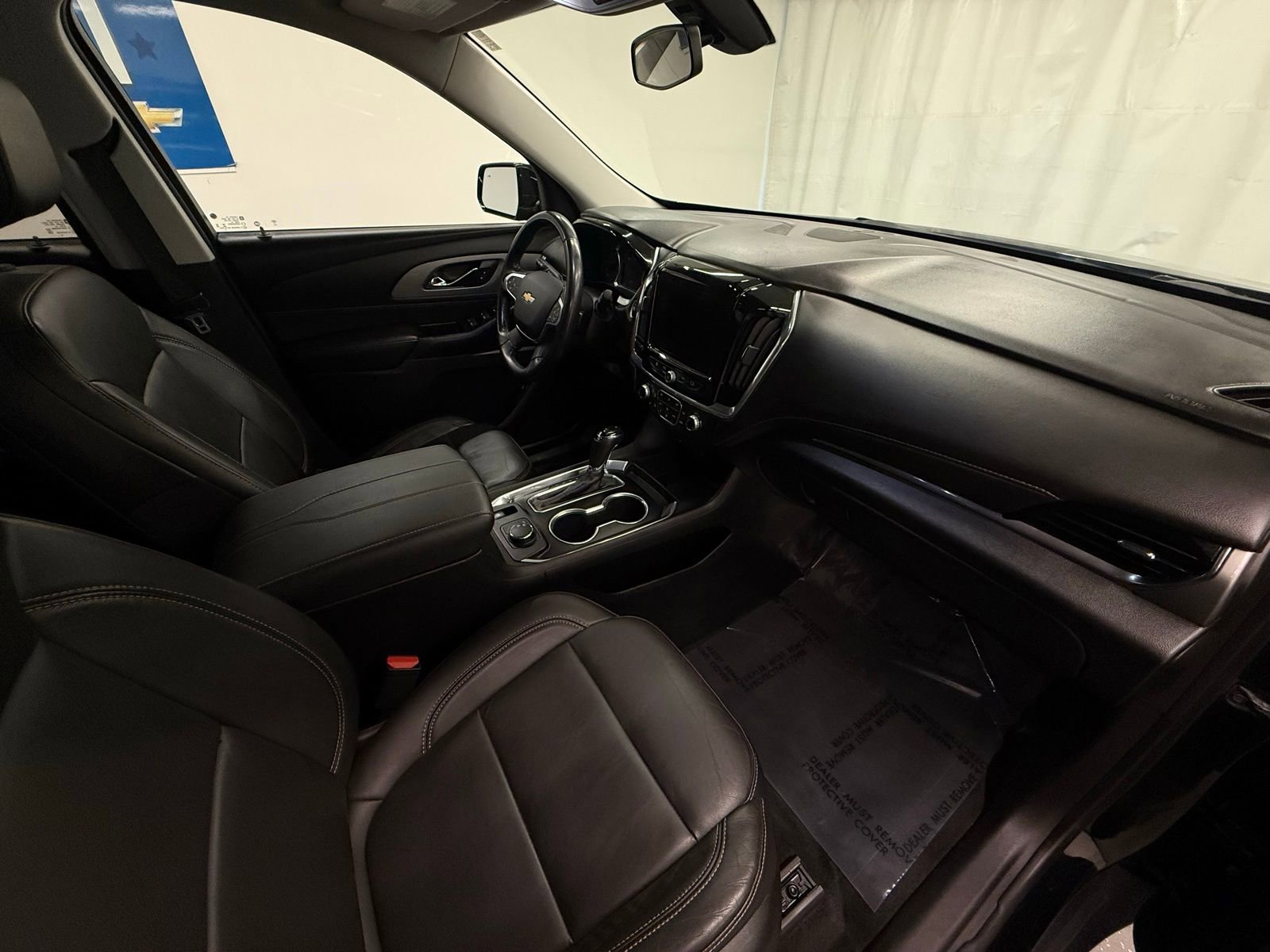 Used 2020 Chevrolet Traverse LT image 9