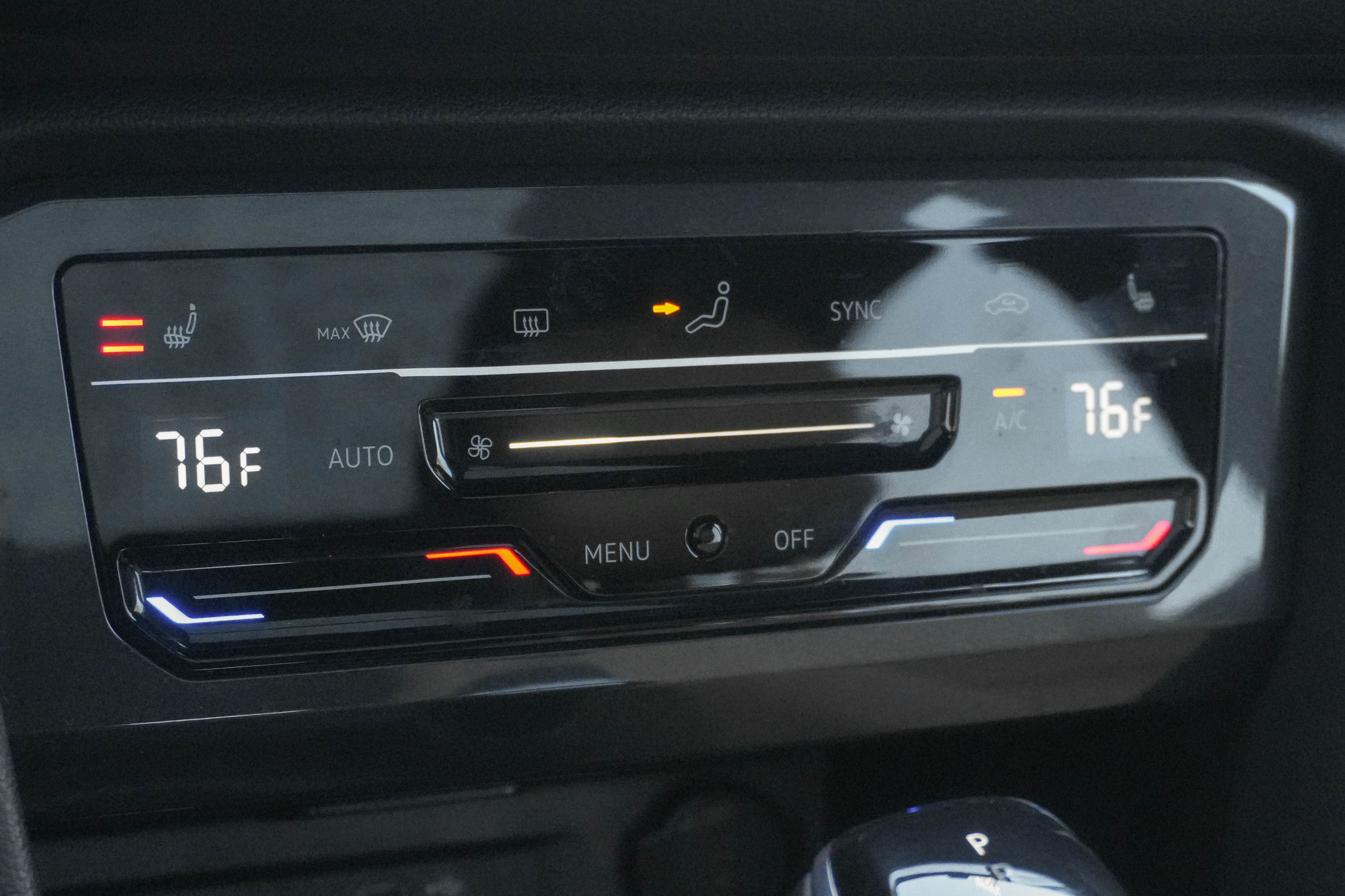 Used 2024 Volkswagen Tiguan SE R-Line image 21