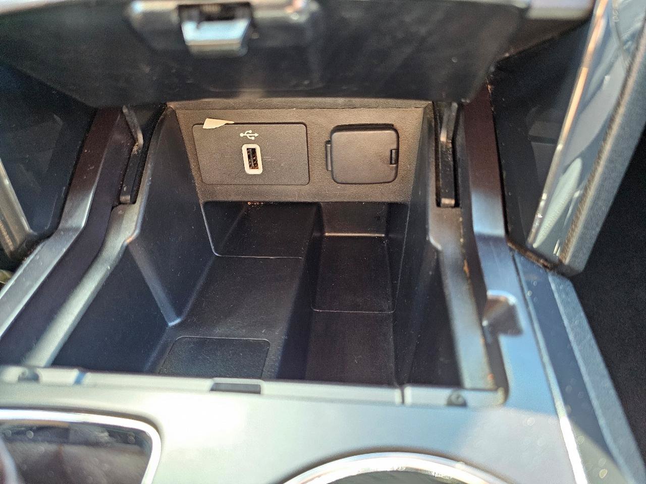 Used 2018 Ford Explorer XLT w/ Equipment Group 202A AWD/4WD image 61