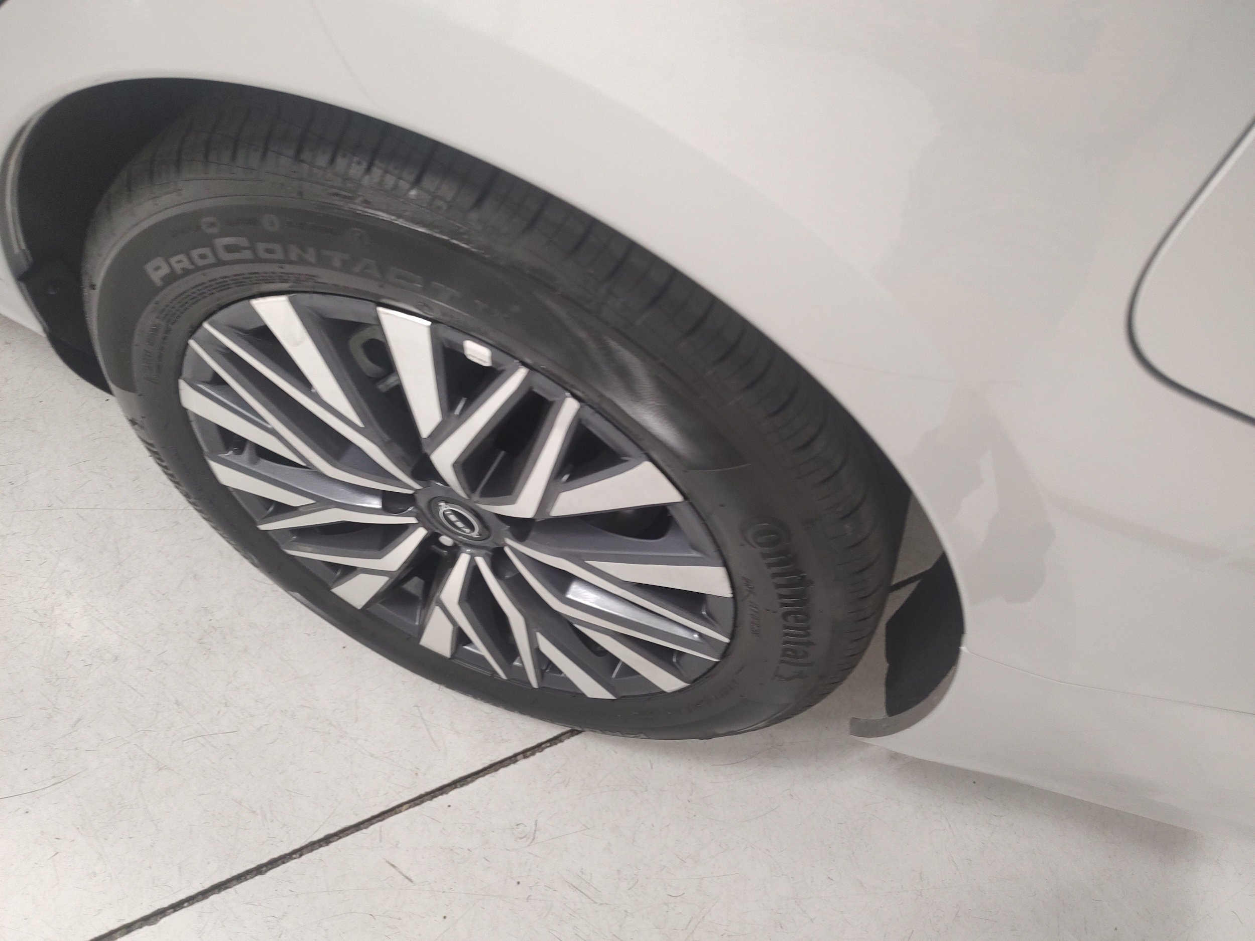 Used 2025 Nissan Altima 2.5 SV FWD image 12